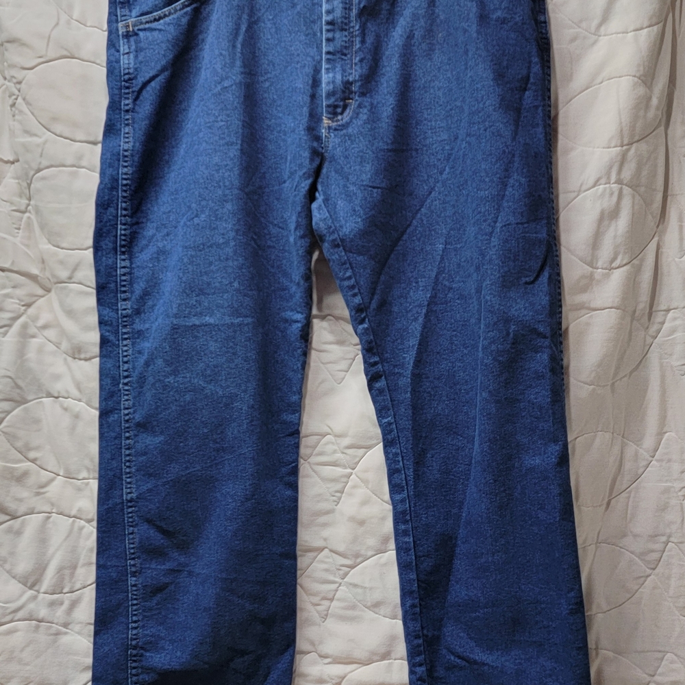 Men's Wrangler Jeans 42x30 NEW